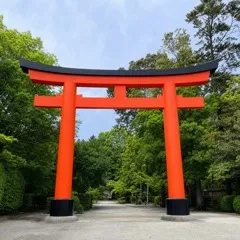 朱塗りの鳥居